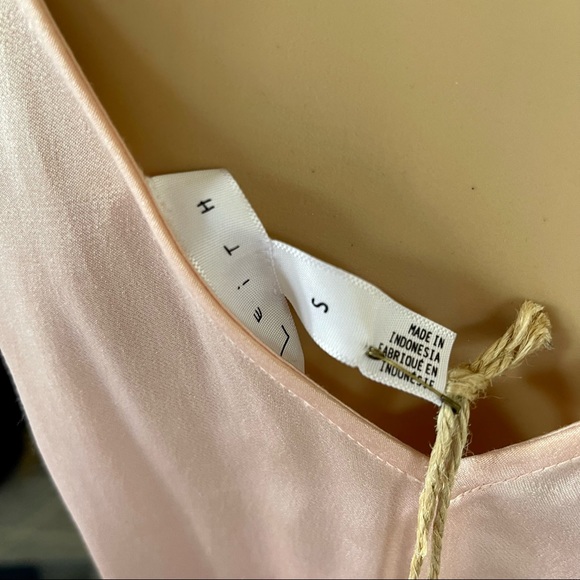 Cute Satin feel Romper NWT - Picture 7 of 9